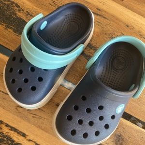 Crocs size 5 barely worn like NEW